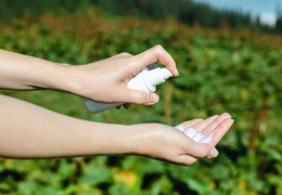 使用防曬噴霧也要注意保護肺部?。?！